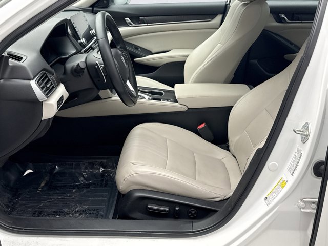 Used 2020 Honda Accord Touring image 11