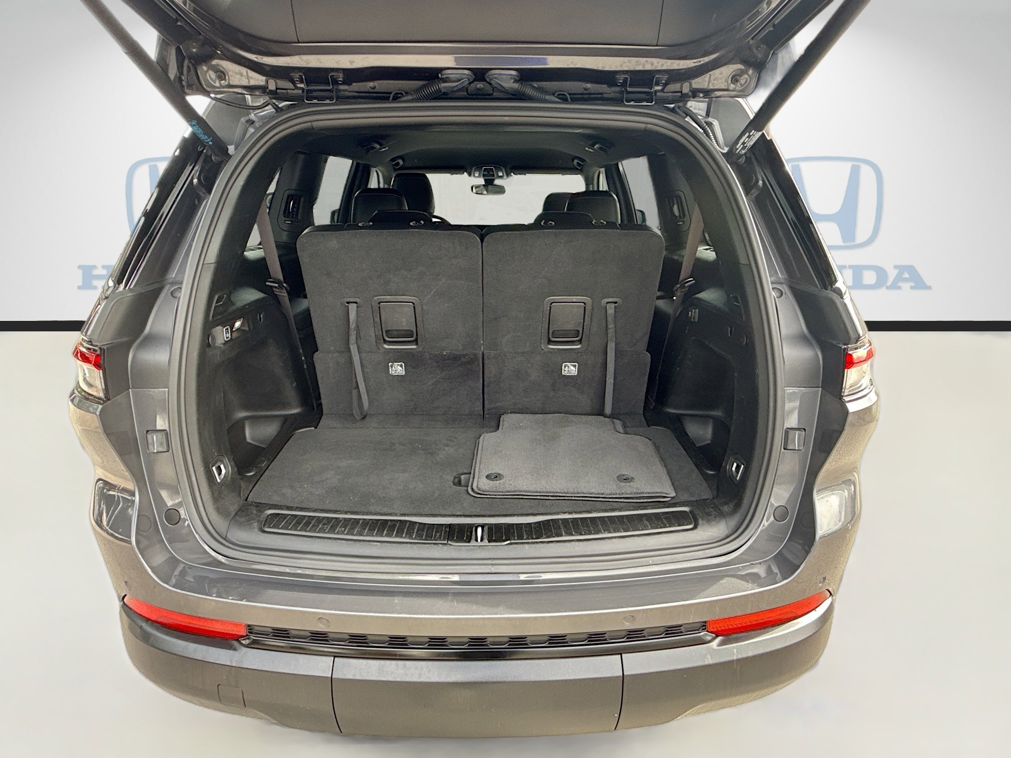 Used 2024 Jeep Grand Cherokee L Laredo image 26