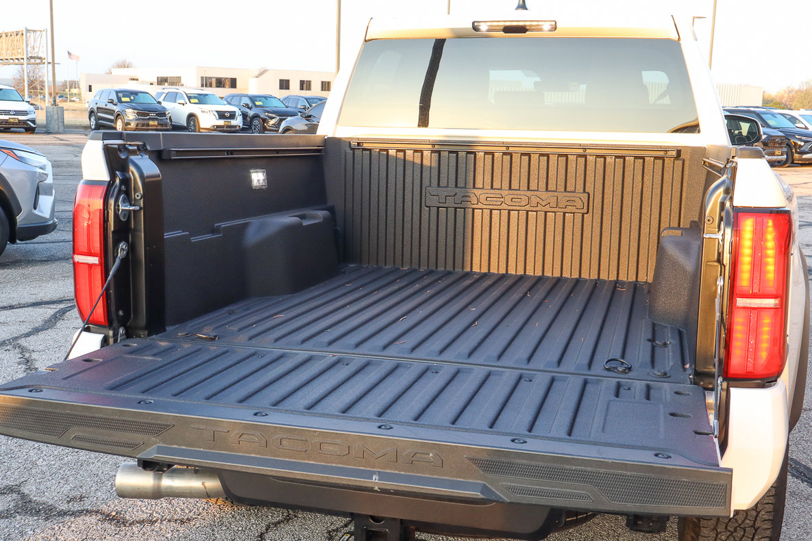 Used 2025 Toyota Tacoma TRD Off-Road image 14