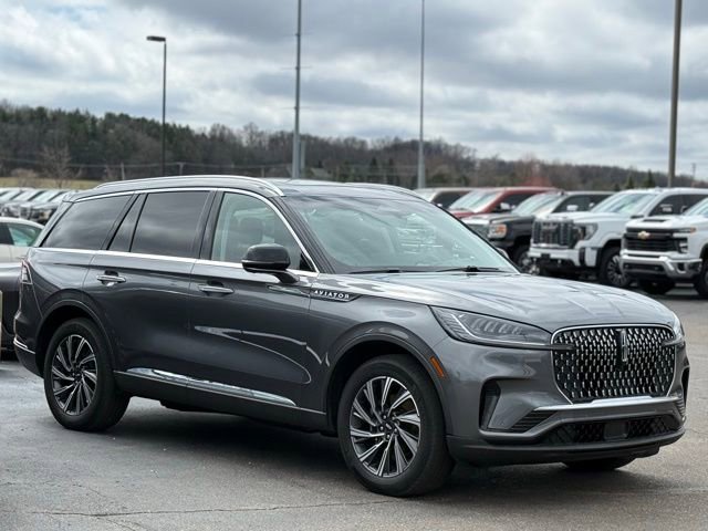 Used 2025 Lincoln Aviator AWD image 39
