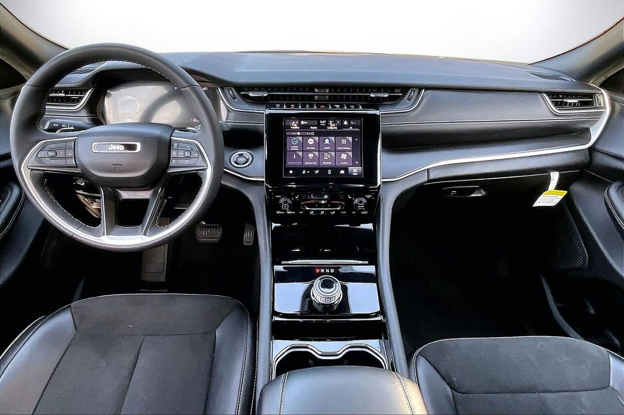 Certified 2023 Jeep Grand Cherokee Altitude image 14