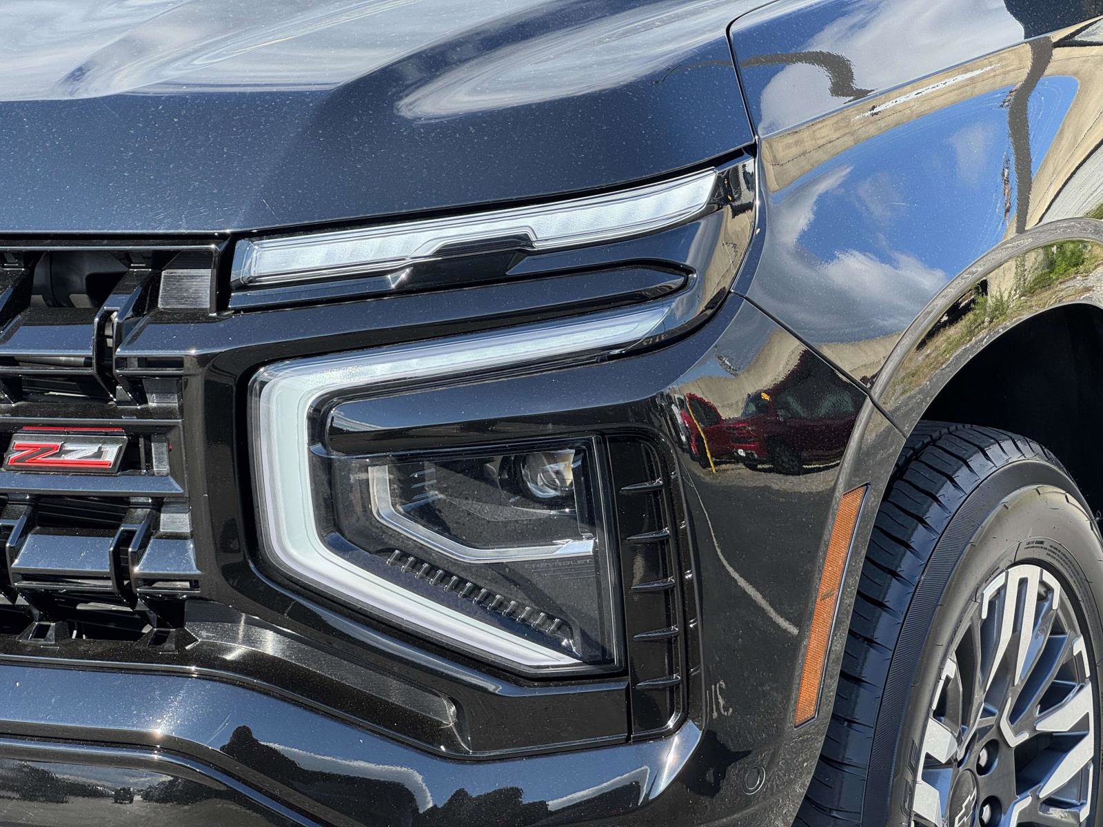 Certified 2025 Chevrolet Suburban Z71 image 17