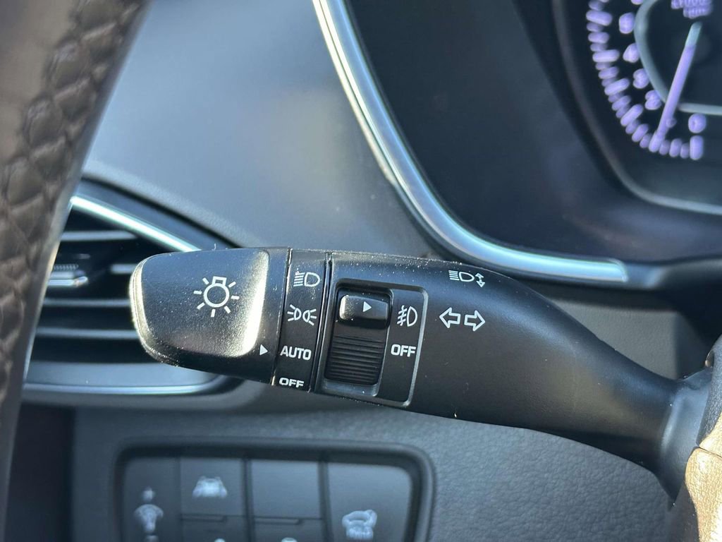 Used 2020 Hyundai Santa Fe SEL image 34