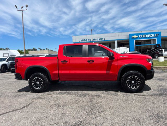 Used 2025 Chevrolet Silverado 1500 ZR2 AWD/4WD image 2
