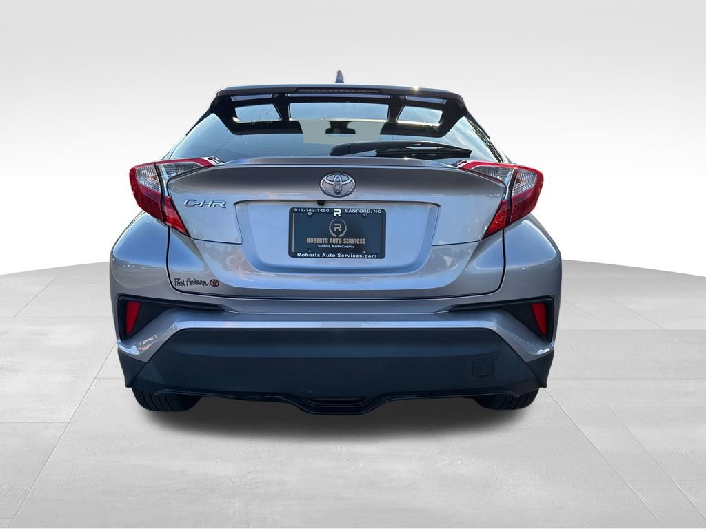 Used 2020 Toyota C-HR LE FWD image 4