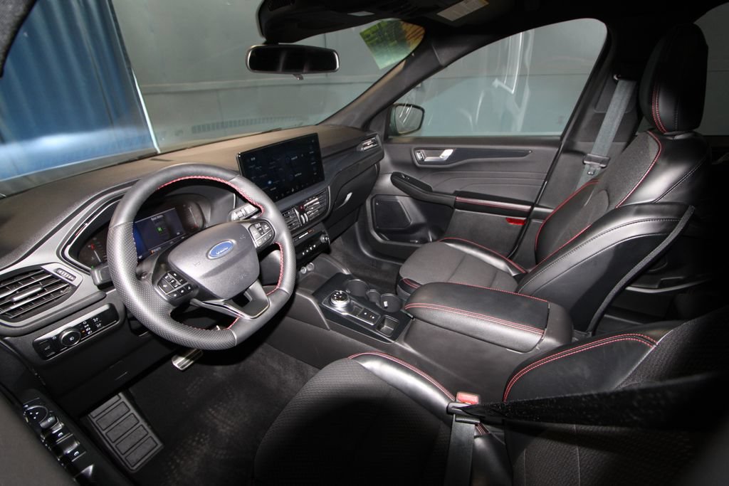 Used 2024 Ford Escape ST-Line Select w/ Tech Pack #1 AWD/4WD image 2