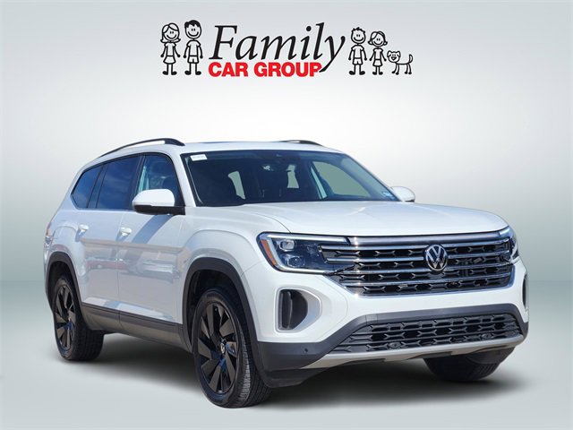 Used 2024 Volkswagen Atlas SE w/ Panoramic Sunroof Package image 4