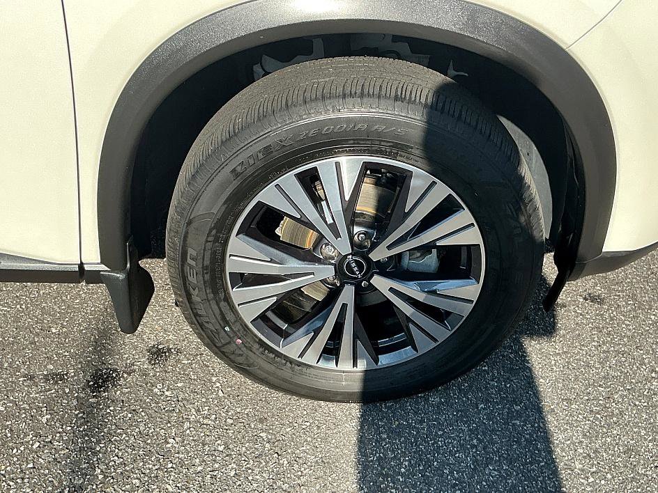 Certified 2023 Nissan Rogue SV w/ SV Premium B Package image 10
