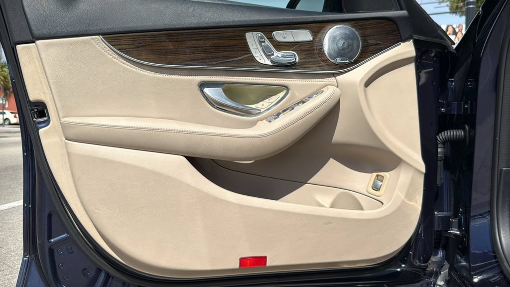 Used 2015 Mercedes-Benz C 300 4MATIC Sedan image 19