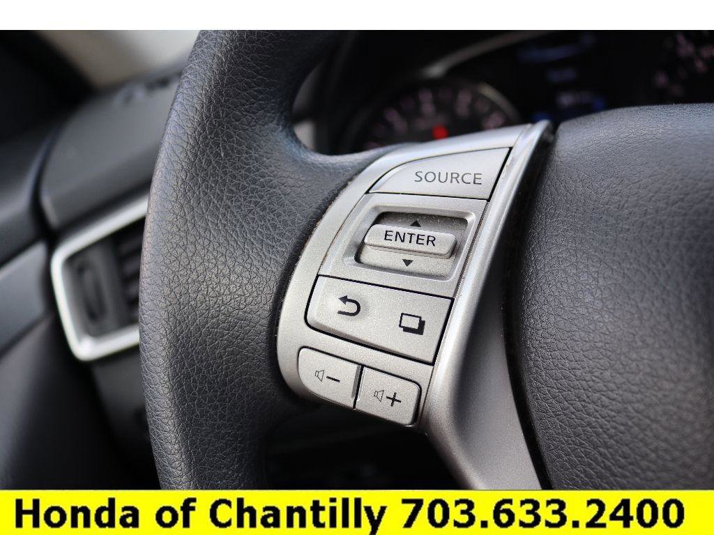 Used 2016 Nissan Rogue S w/ Appearance Package image 12