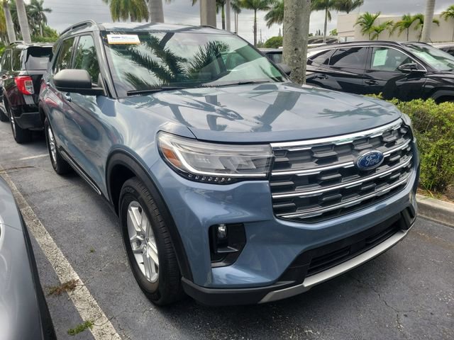 Certified 2025 Ford Explorer Active w/ Active Comfort Package RWD image 2