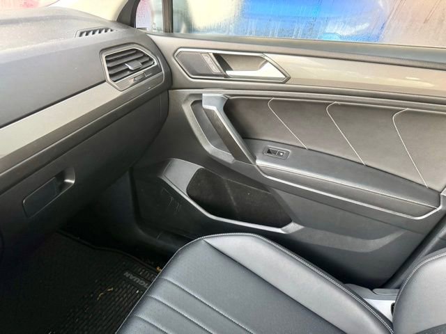 Used 2022 Volkswagen Tiguan SE AWD/4WD image 14