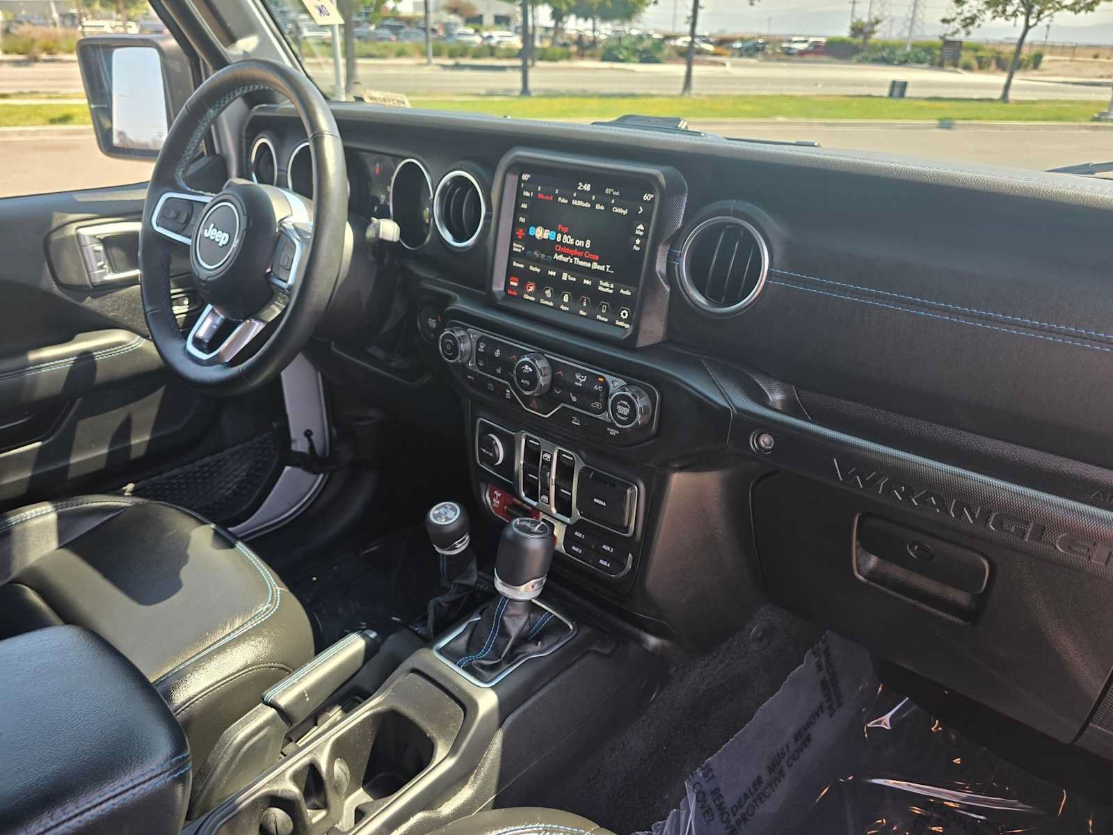 Used 2023 Jeep Wrangler Unlimited Rubicon 4xe w/ Cold Weather Group AWD/4WD image 11
