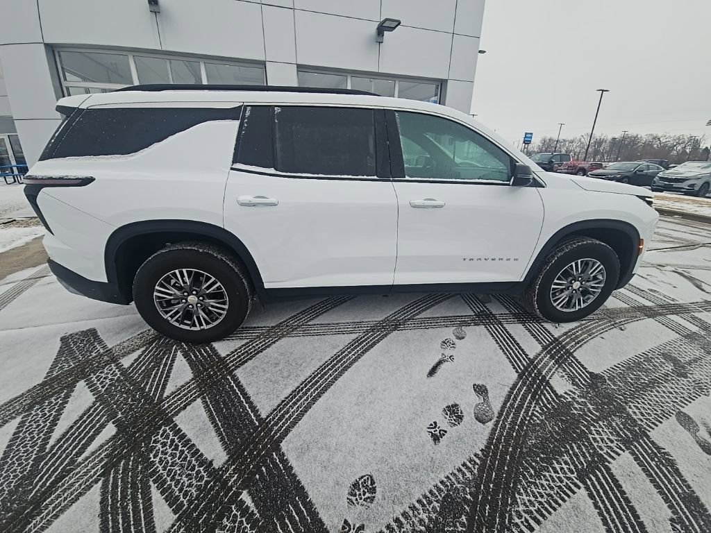 Certified 2025 Chevrolet Traverse LT image 8
