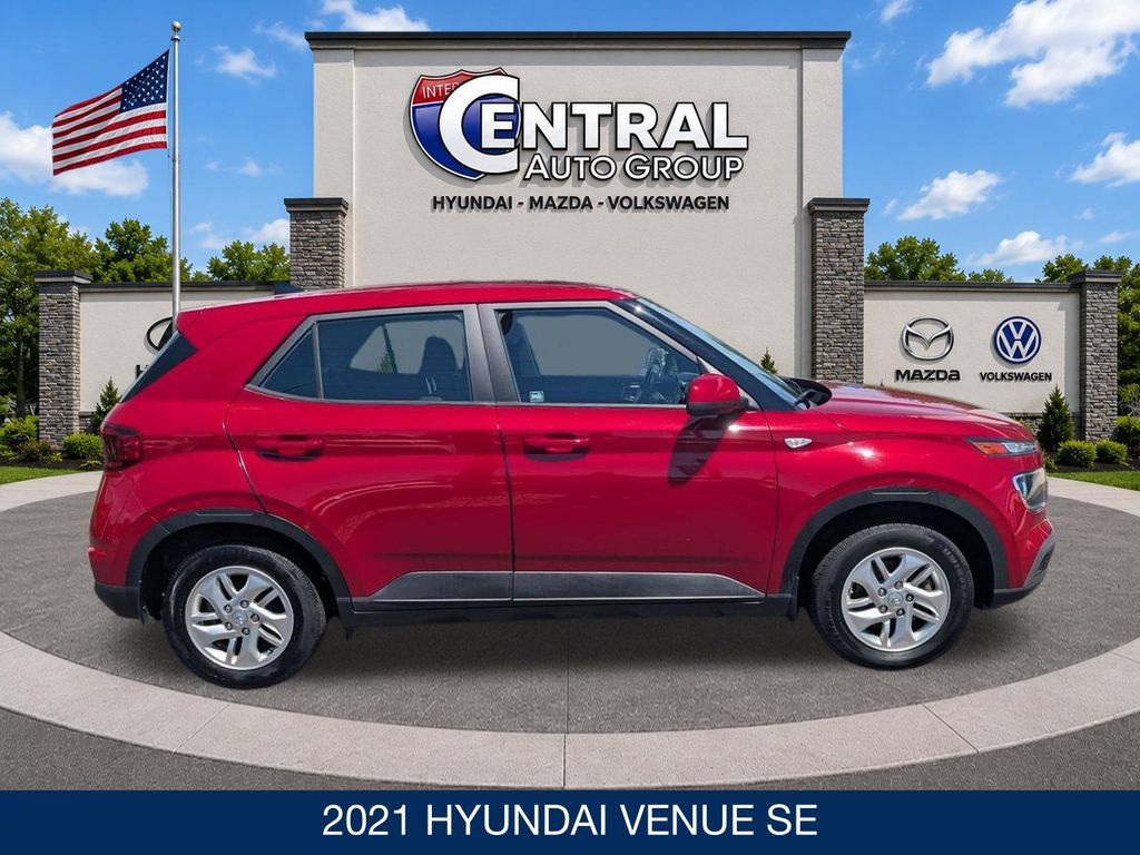 Certified 2021 Hyundai Venue SE FWD image 9