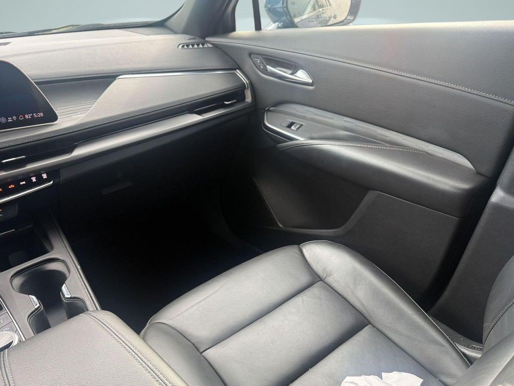 Certified 2025 Cadillac XT4 Premium Luxury FWD image 13