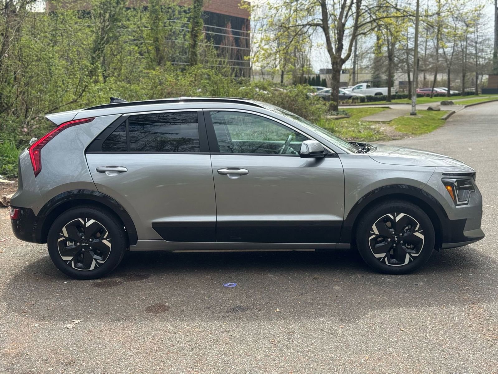 Used 2023 Kia Niro Wave FWD image 5
