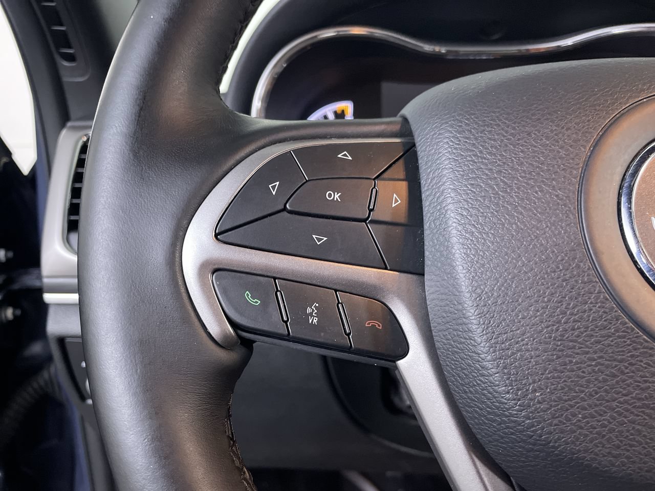 Used 2020 Jeep Grand Cherokee Limited AWD/4WD image 27