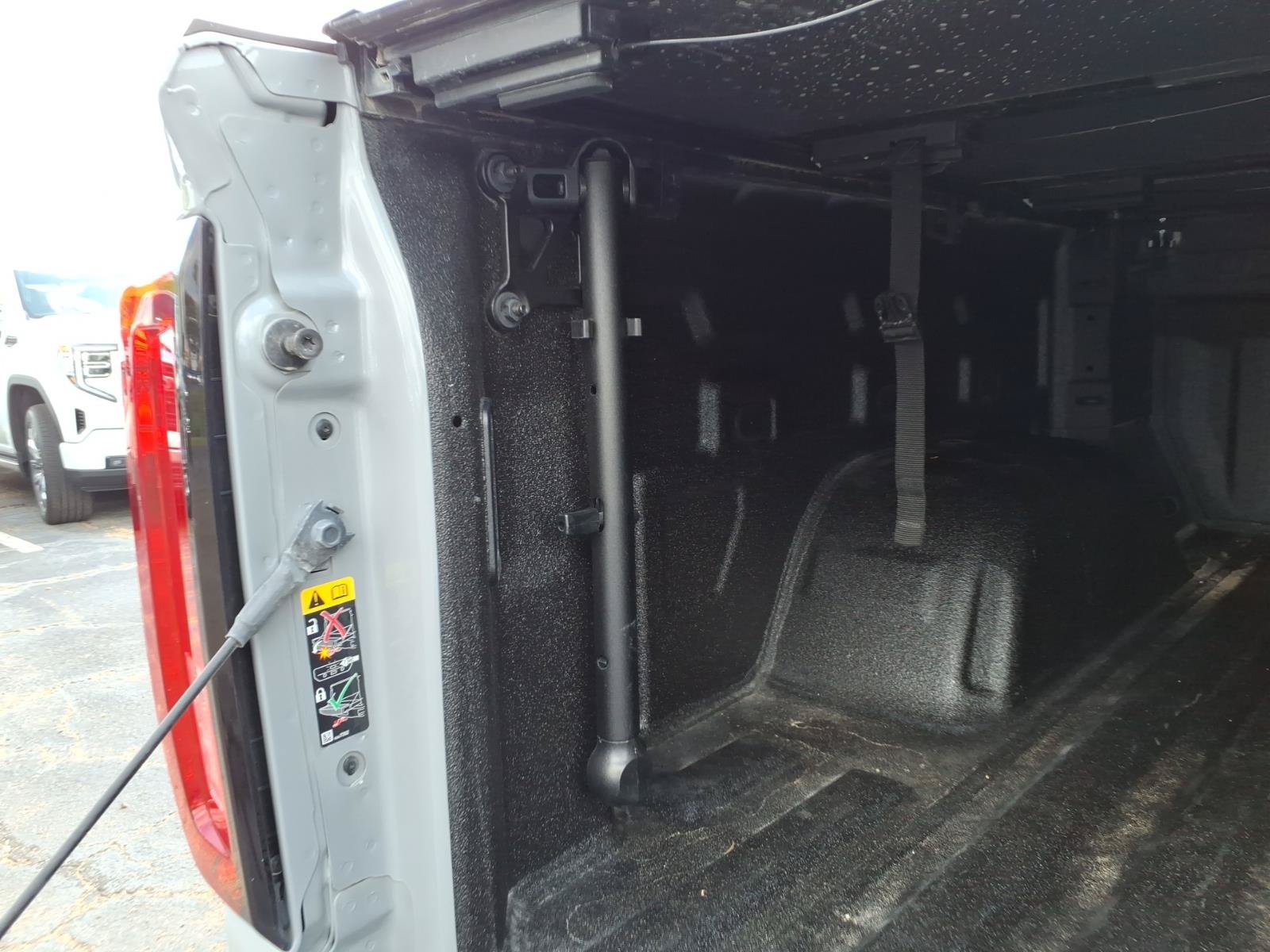 Used 2024 GMC Sierra 1500 AT4 w/ Technology Package AWD/4WD image 6