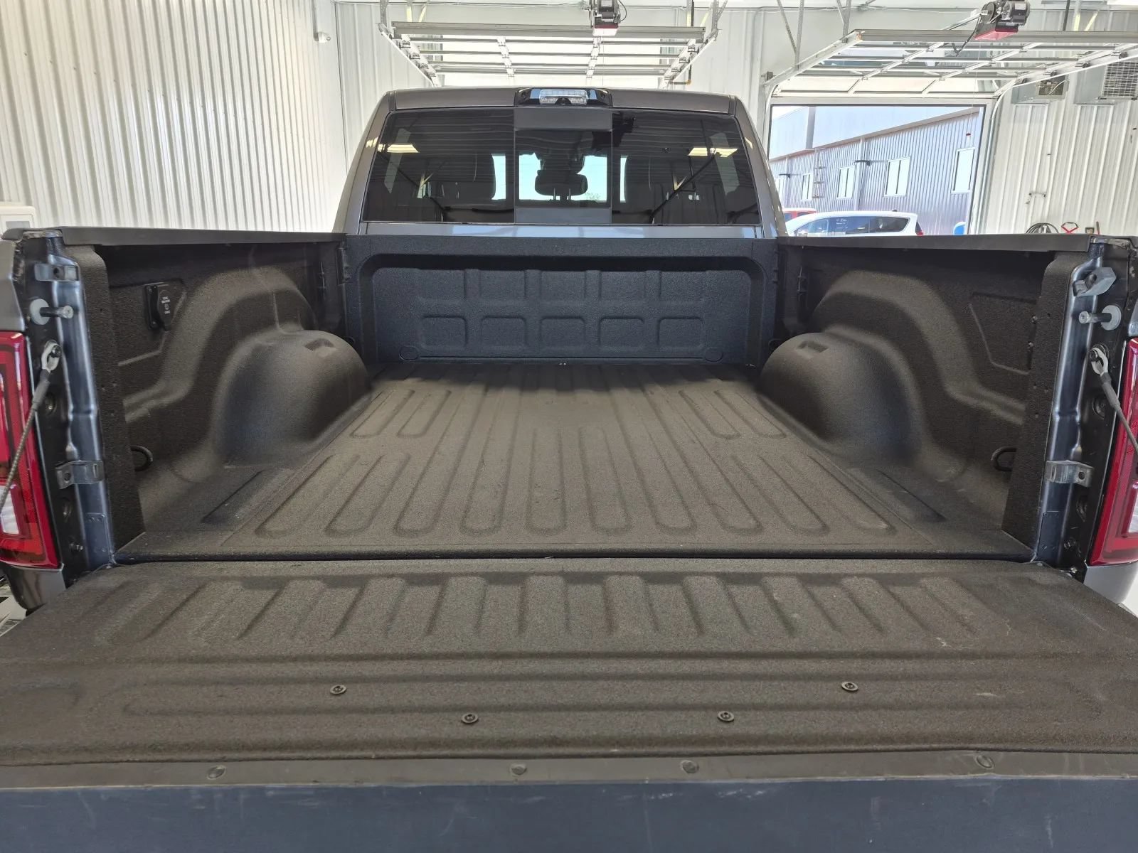 Used 2026 RAM 3500 Laramie AWD/4WD image 13