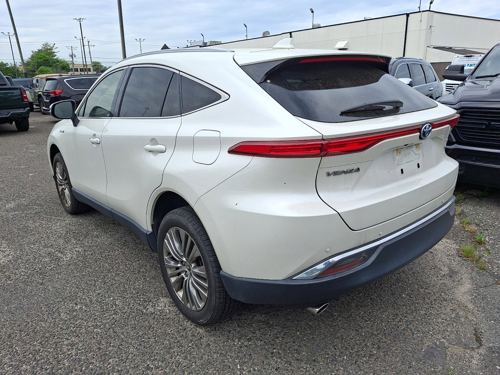 Used 2021 Toyota Venza XLE w/ Softex Package AWD/4WD image 5