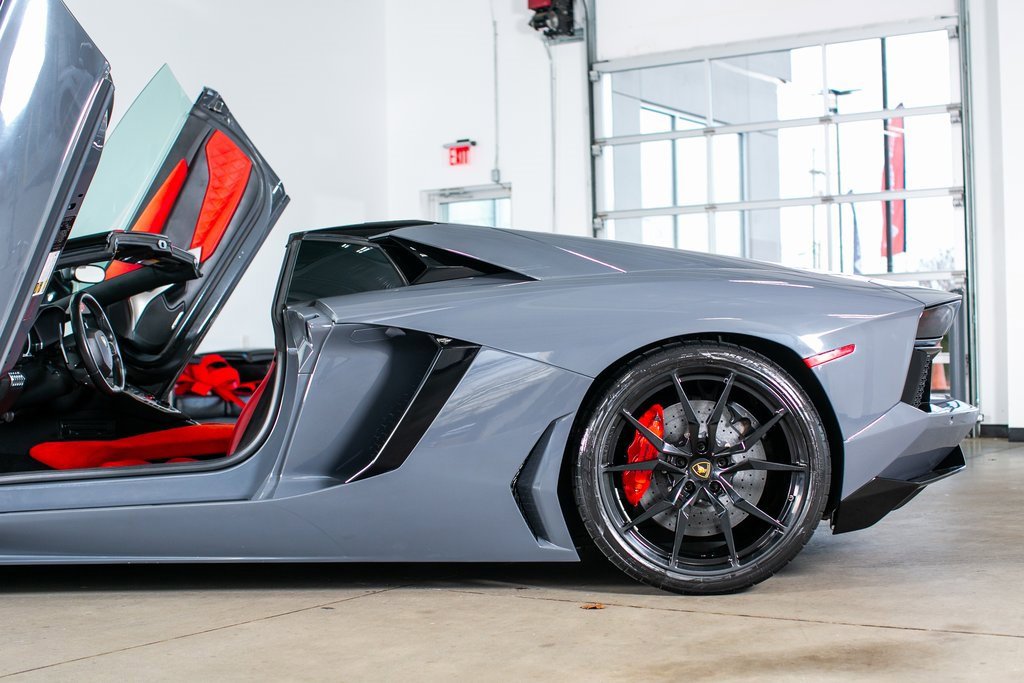 Used 2013 Lamborghini Aventador LP 700-4 image 22