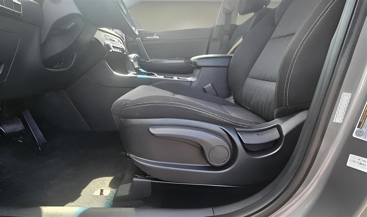 Used 2017 Kia Sportage LX FWD image 11