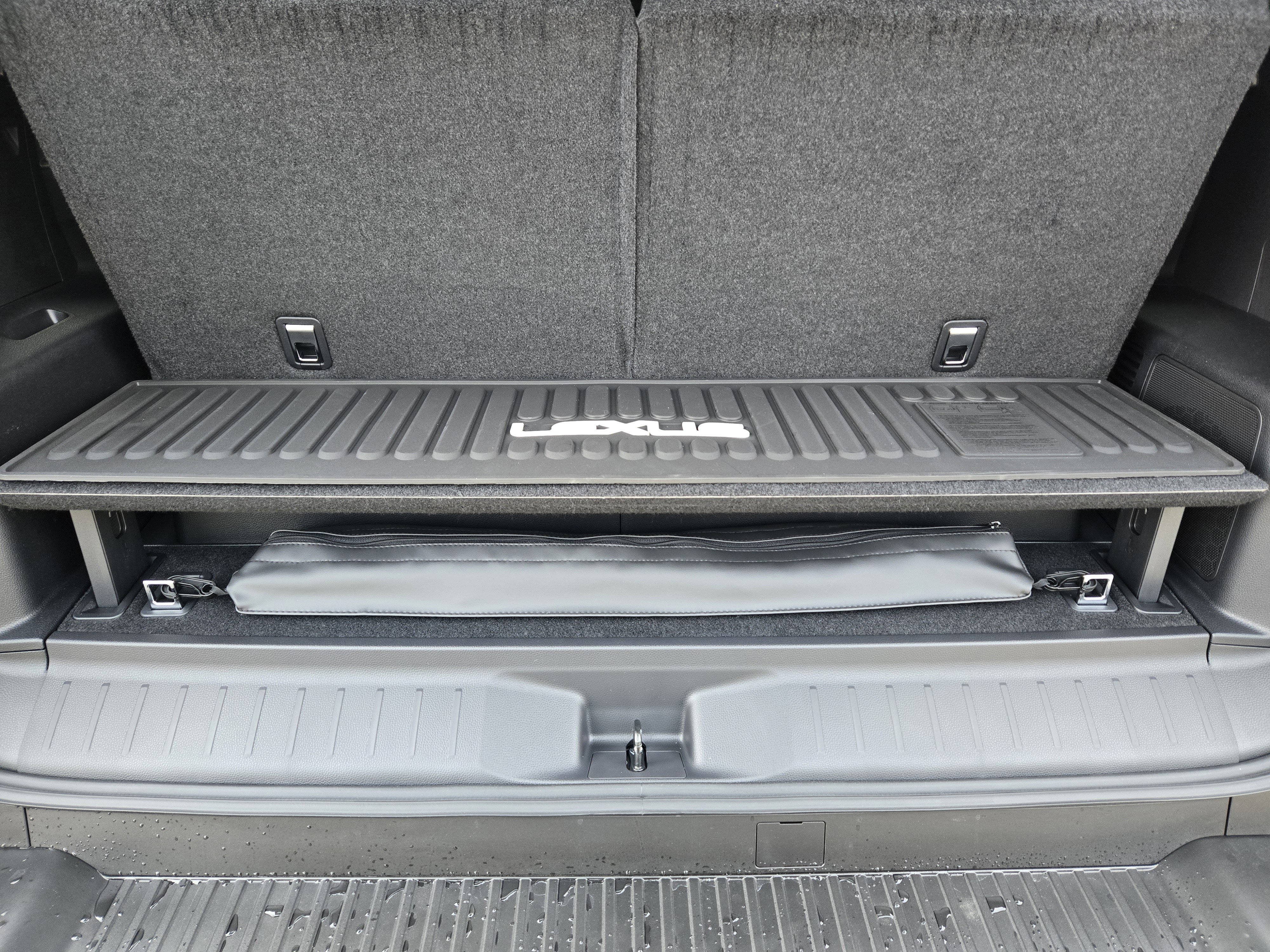 New 2026 Lexus LX 700h Luxury image 25