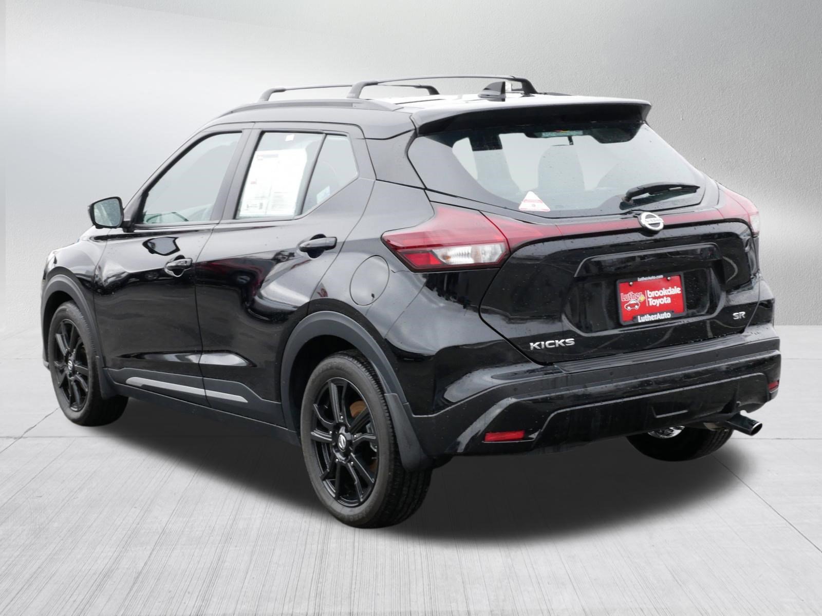 Used 2021 Nissan Kicks SR w/ SR Premium Package image 5