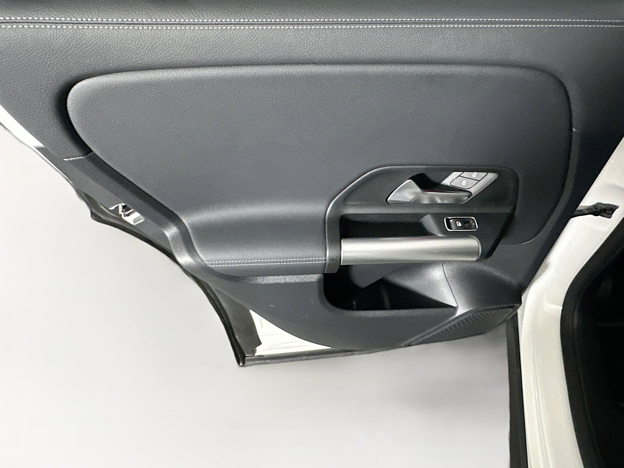 Used 2025 Mercedes-Benz GLA 250 image 32