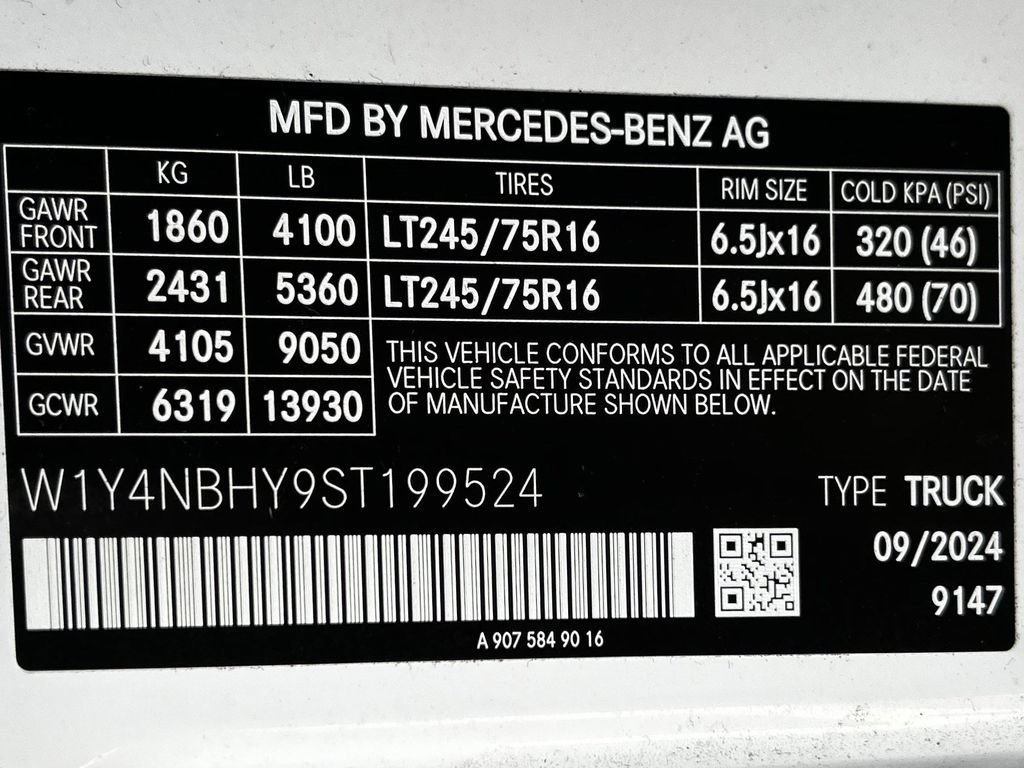 Used 2025 Mercedes-Benz Sprinter 2500 image 35