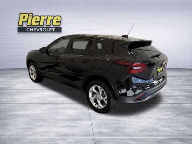 New 2026 Chevrolet Trax LS w/ LS Convenience Package FWD video 2