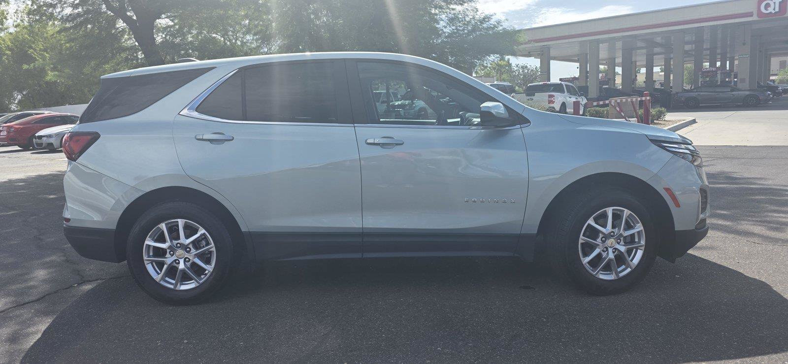 Used 2022 Chevrolet Equinox LT AWD/4WD image 4