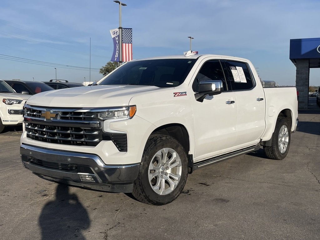 Used 2022 Chevrolet Silverado 1500 LTZ w/ LTZ Premium Package image 3