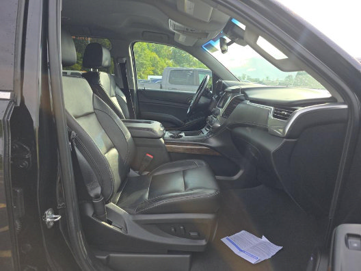 Used 2019 Chevrolet Suburban LT w/ Luxury Package RWD image 5