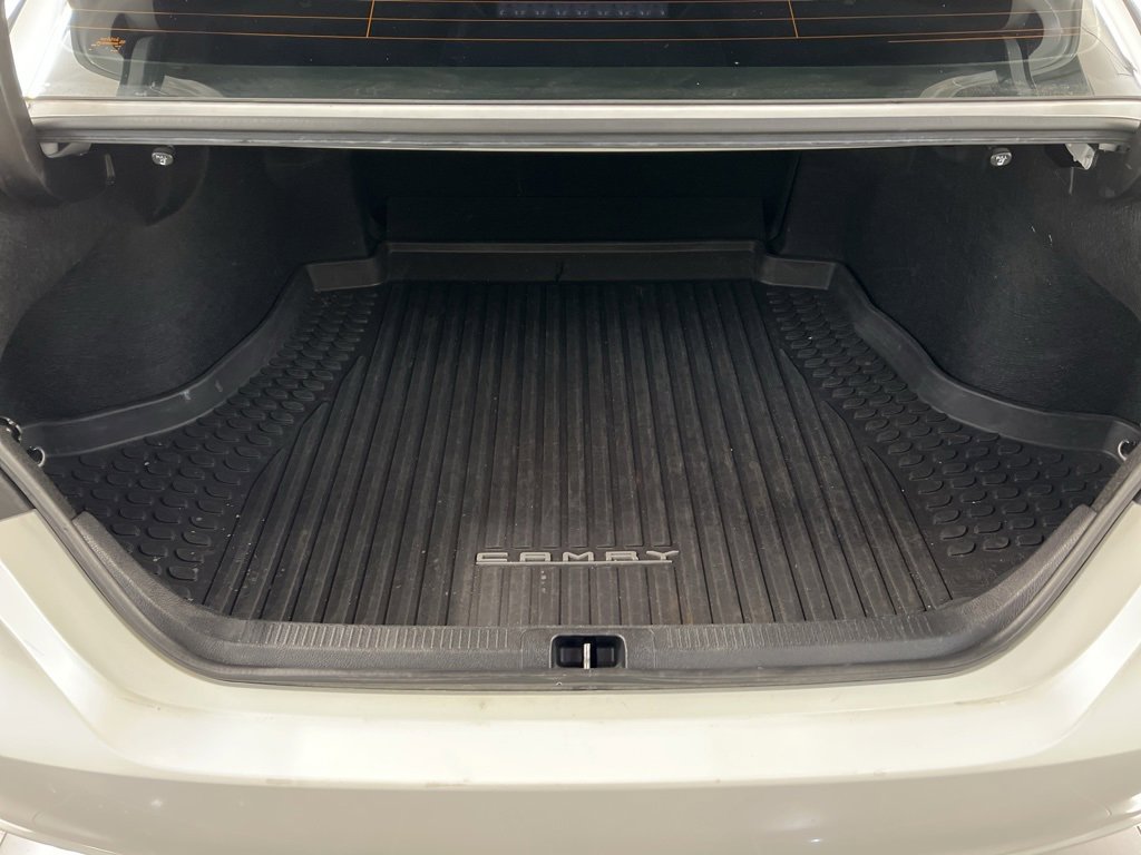 Used 2019 Toyota Camry XSE image 31