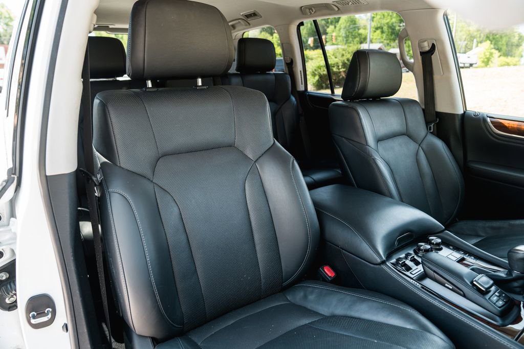 Used 2021 Lexus LX 570 4WD w/ Luxury Package image 30