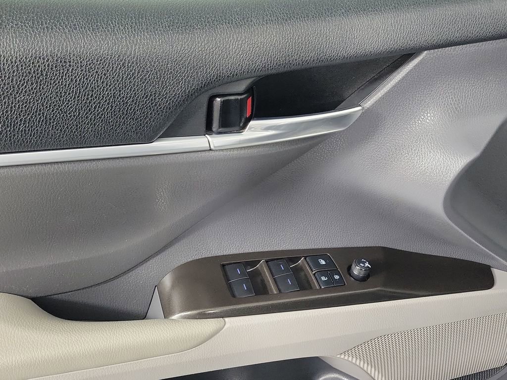 Certified 2021 Toyota Camry LE FWD image 21
