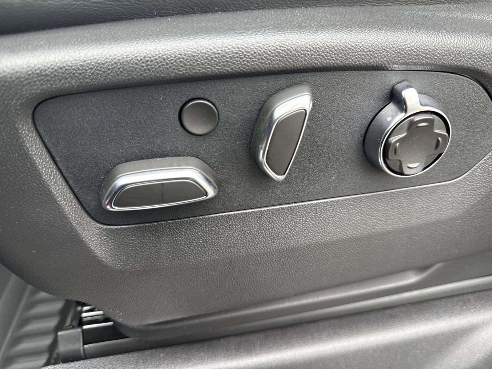 New 2026 GMC Sierra 2500 AT4X image 12