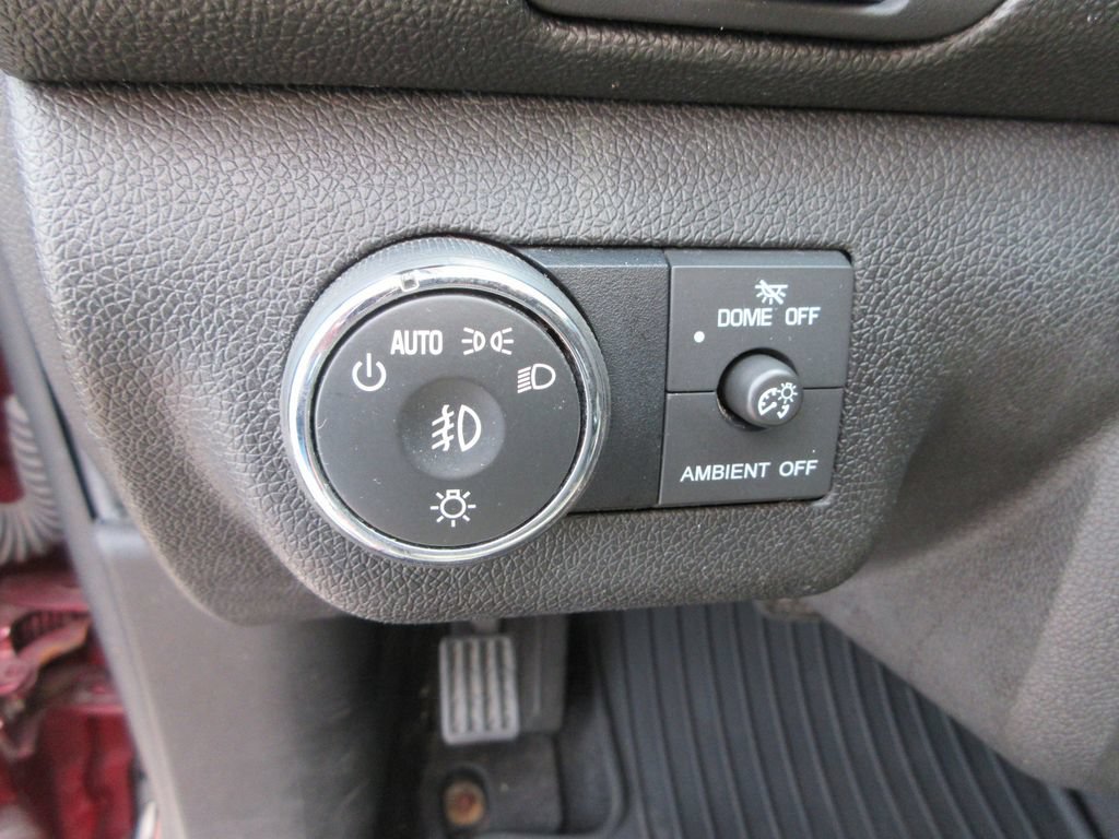 Used 2017 Chevrolet Traverse LT w/ Style and Technology Package FWD image 23