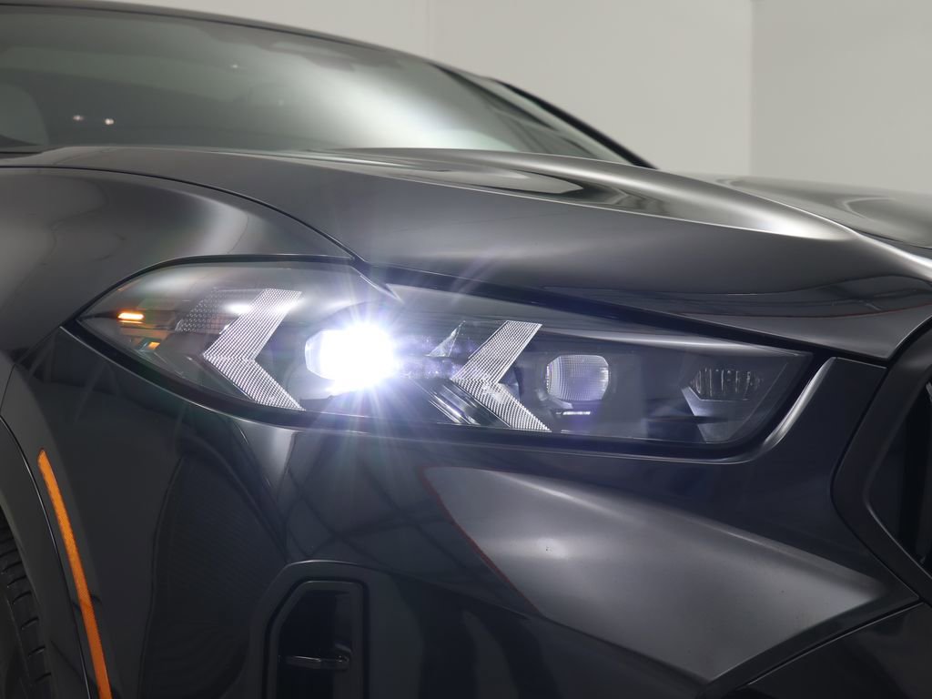 Used 2026 BMW X6 M60i image 10