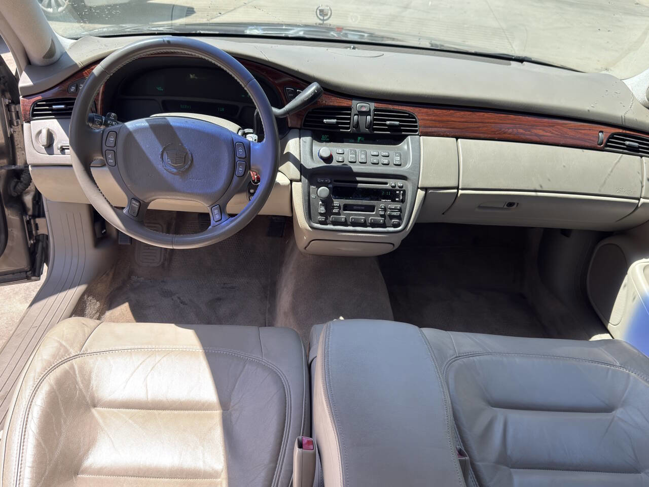 Used 2003 Cadillac De Ville w/ Comfort & Convenience Package FWD image 35