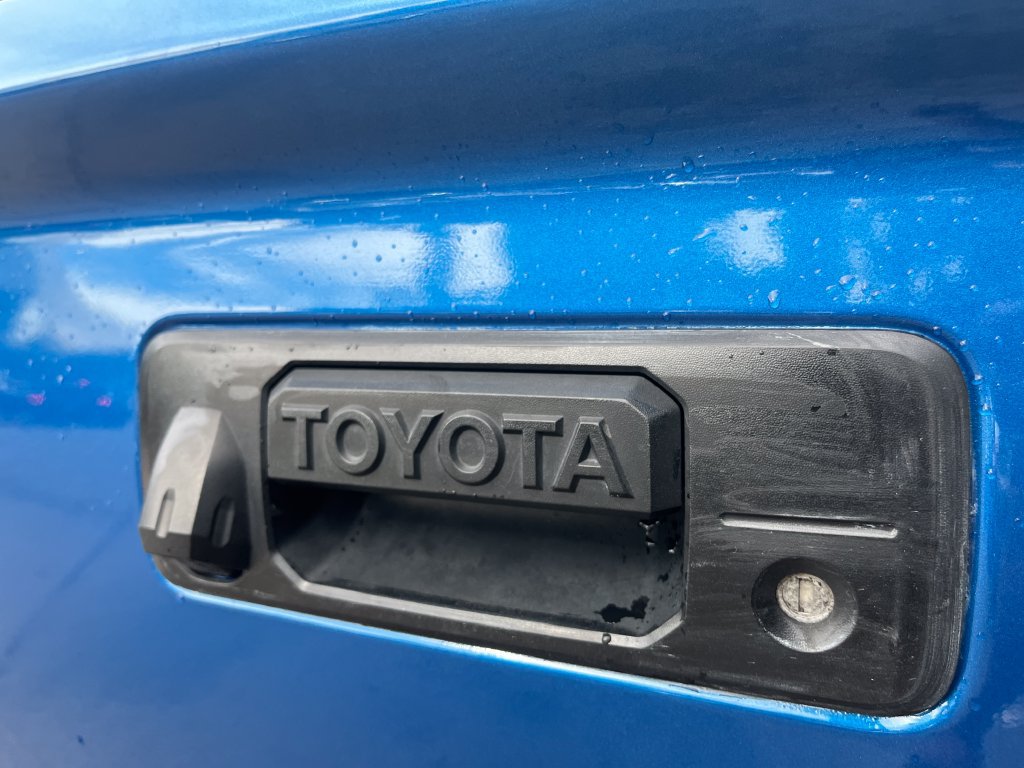 Used 2017 Toyota Tundra SR5 w/ TRD Off Road Package AWD/4WD image 44