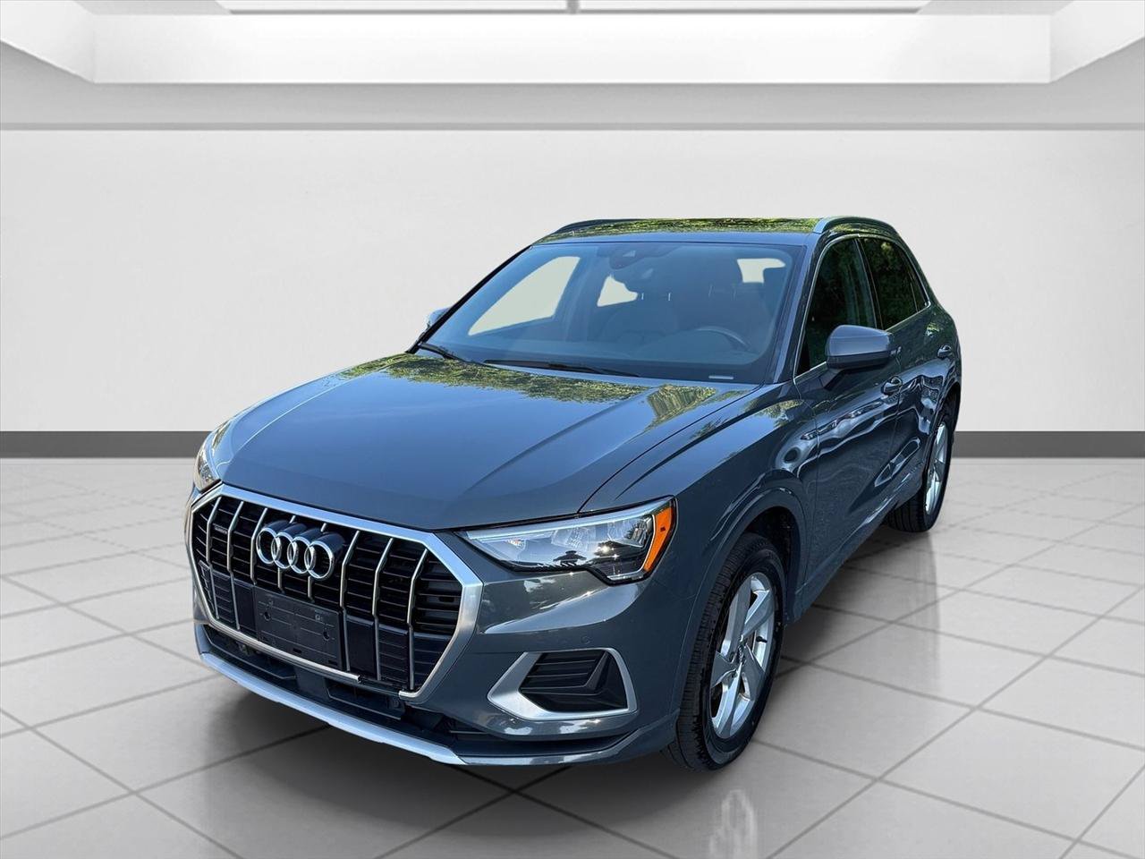 Used 2020 Audi Q3 2.0T Premium w/ Convenience Package AWD/4WD image 10