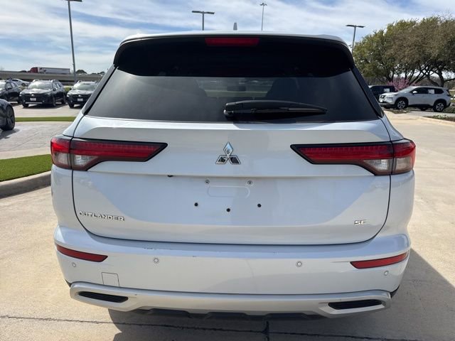 Used 2024 Mitsubishi Outlander SE image 4
