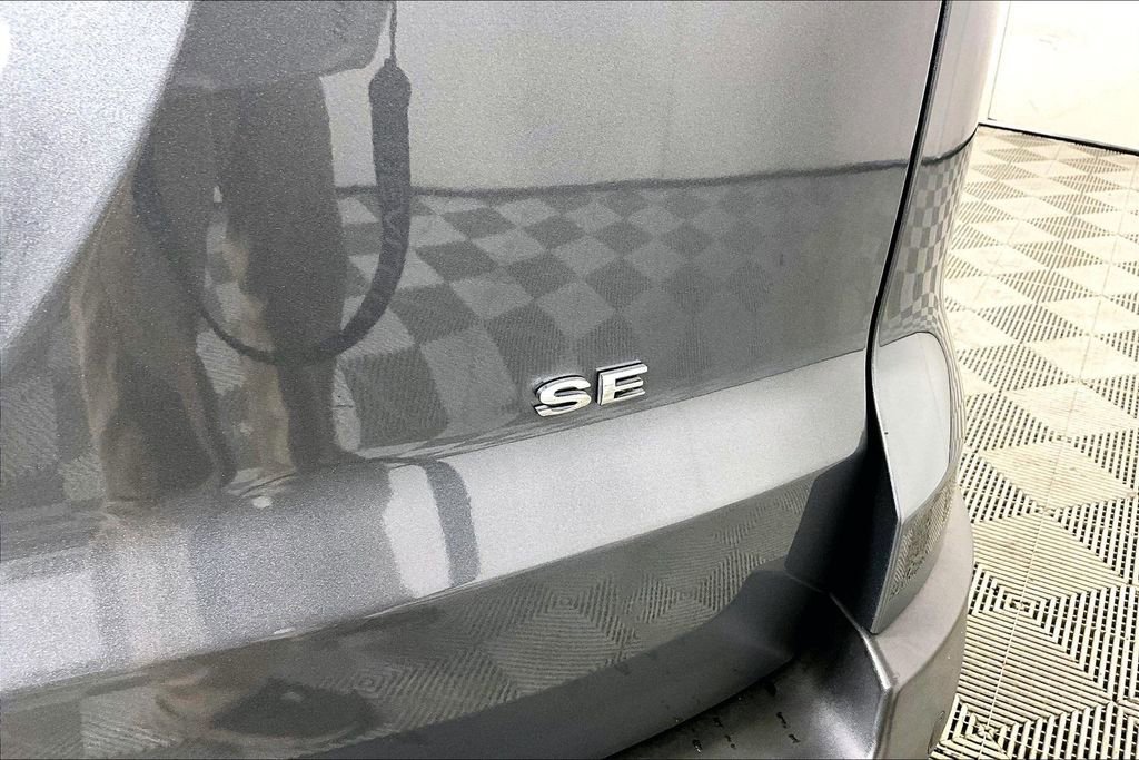 Used 2019 Ford EcoSport SE w/ SE Convenience Package image 13