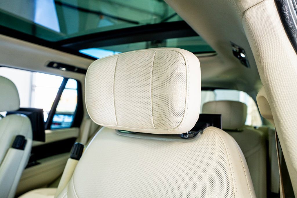 Used 2024 Land Rover Range Rover Autobiography image 40
