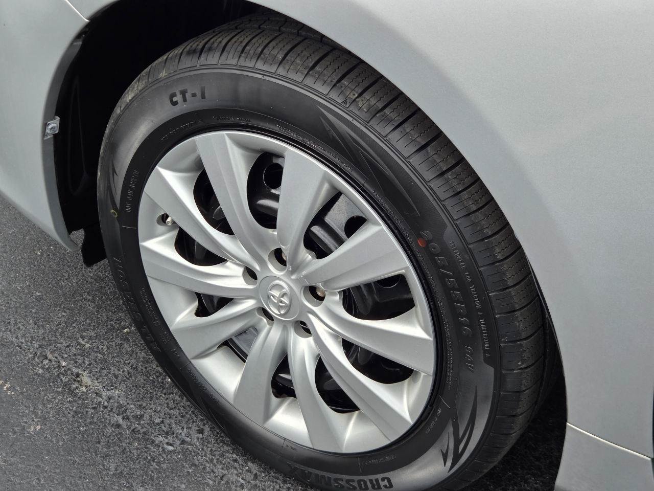Used 2012 Toyota Corolla LE FWD image 10