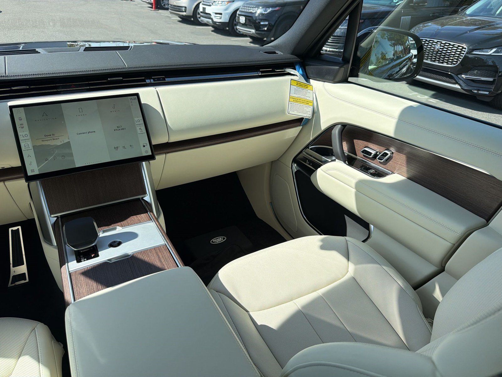 New 2026 Land Rover Range Rover Long Wheelbase SE AWD/4WD image 29