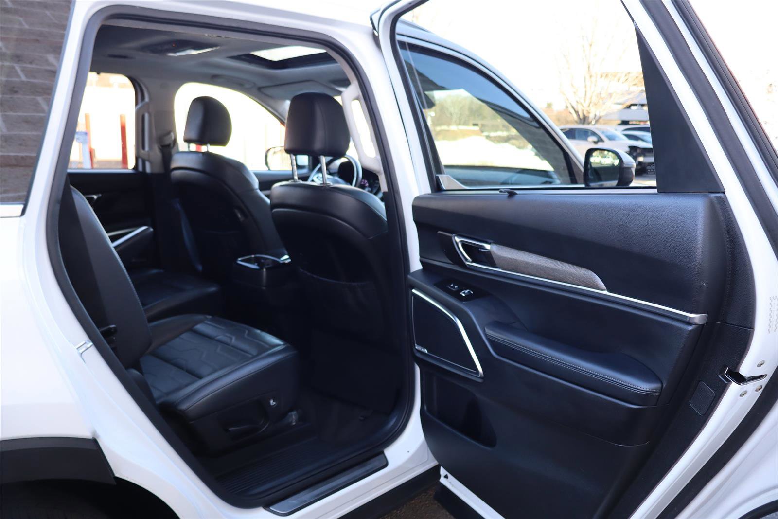 Used 2020 Kia Telluride SX w/ SX Prestige Package image 32